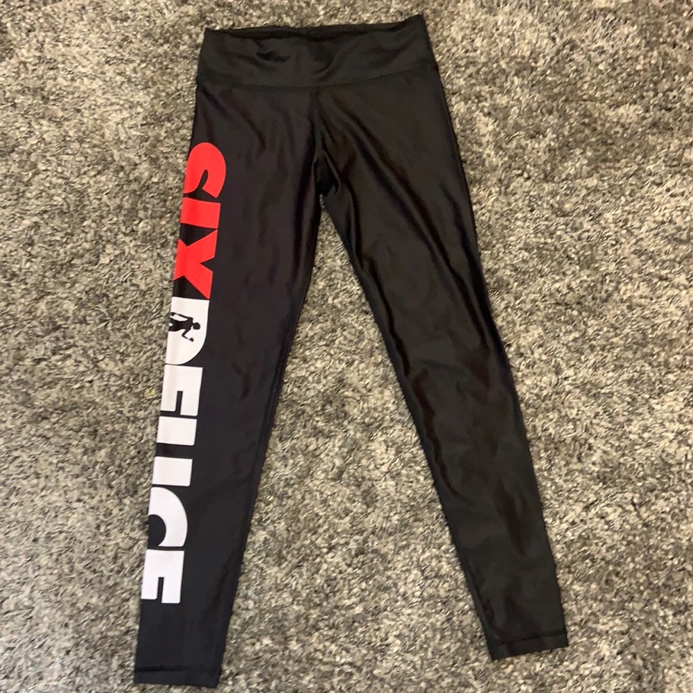 Six Deuce crops size medium